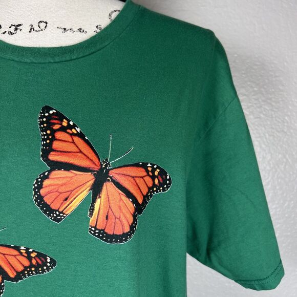 Jimmo Designs Sz L Monarch Butterflies Short-Sleeve T-Shirt on Green - Picture 2 of 6